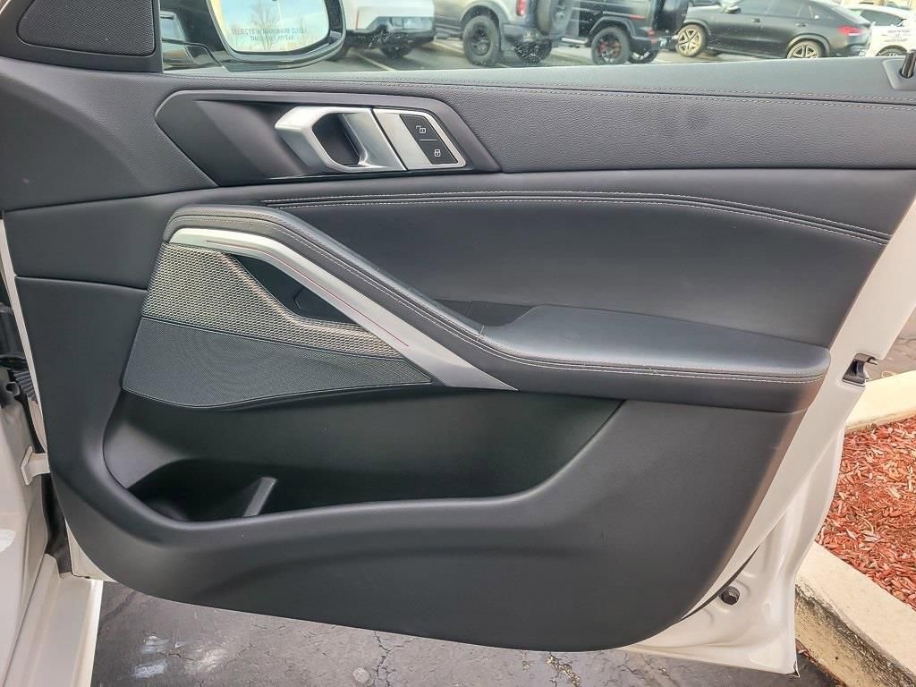 Used 2023 BMW X6 xDrive40i w/ M Sport Package image 23