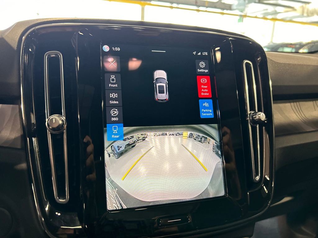 Certified 2023 Volvo XC40 Recharge Ultimate image 17