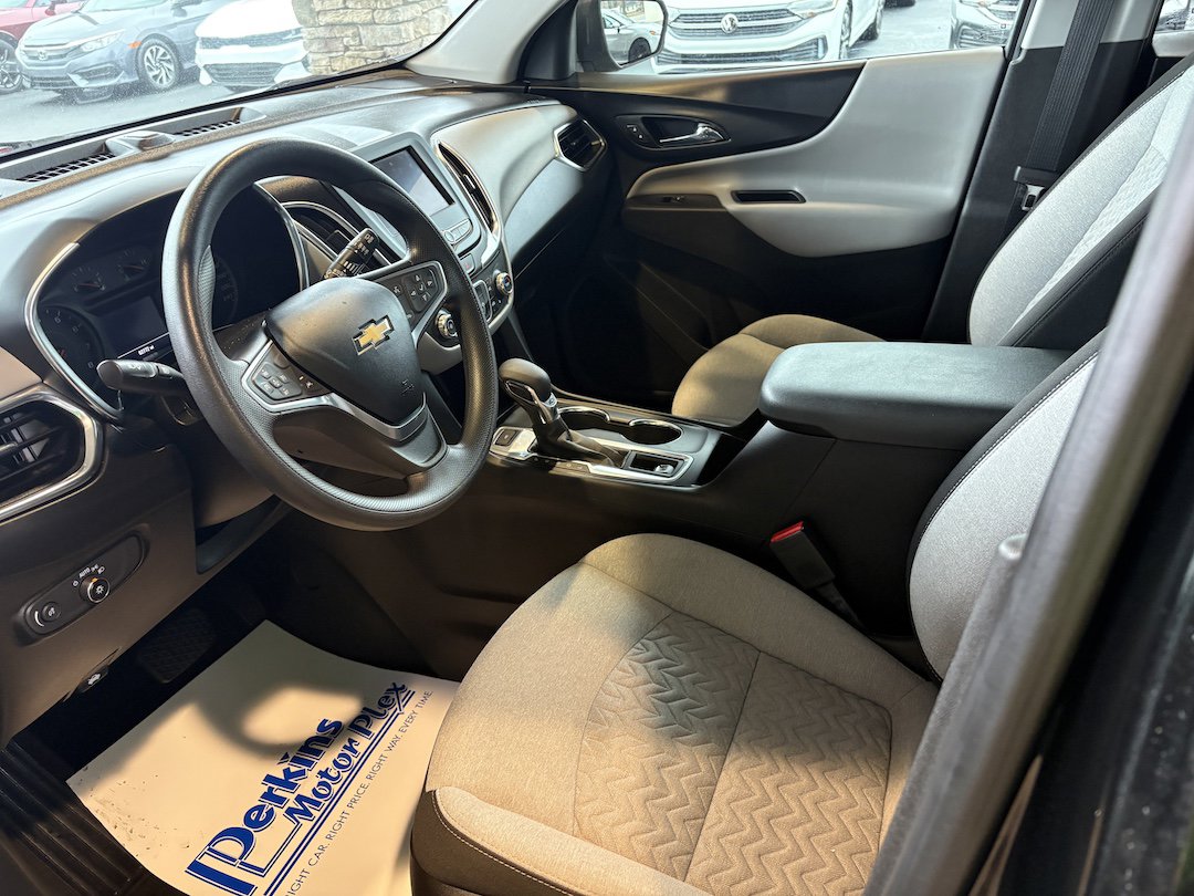Used 2022 Chevrolet Equinox LS image 3