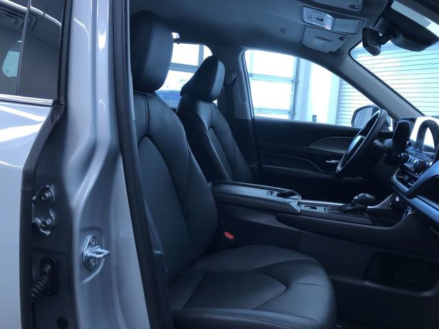 Certified 2025 Toyota Grand Highlander AWD image 24