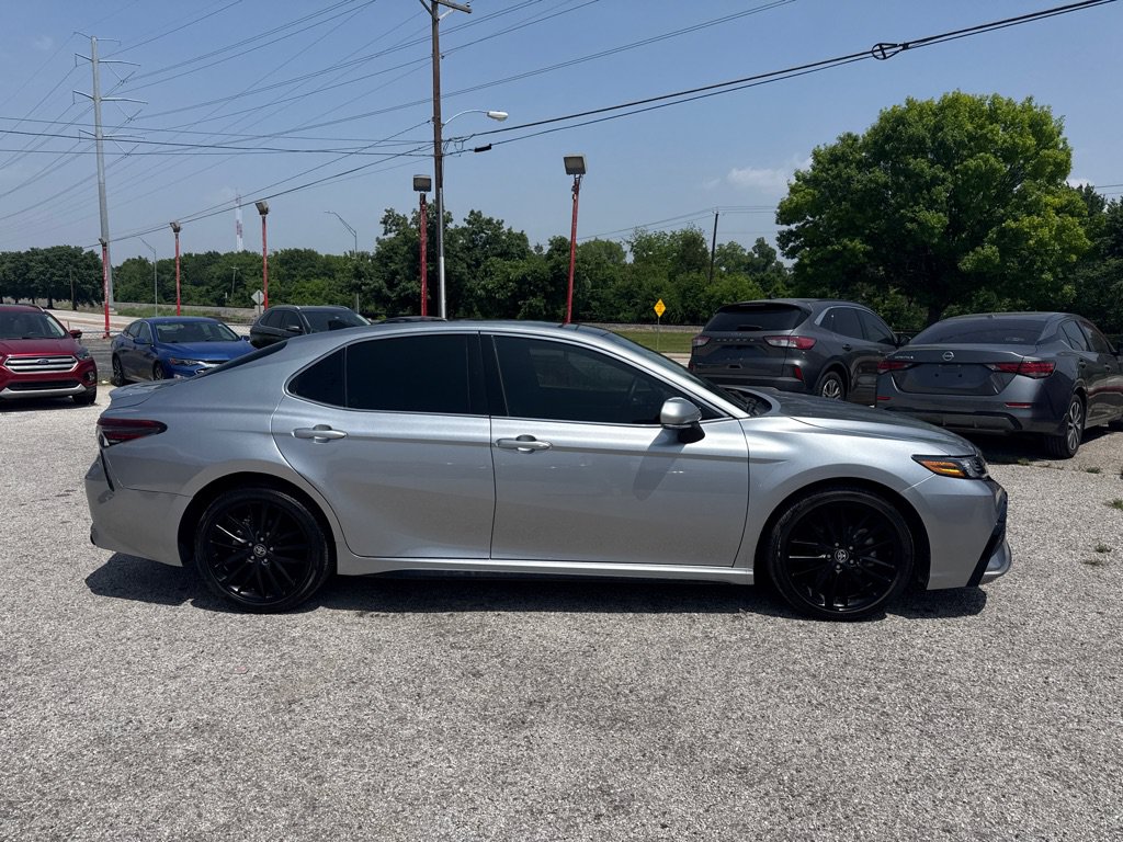 Used 2024 Toyota Camry XSE FWD image 4