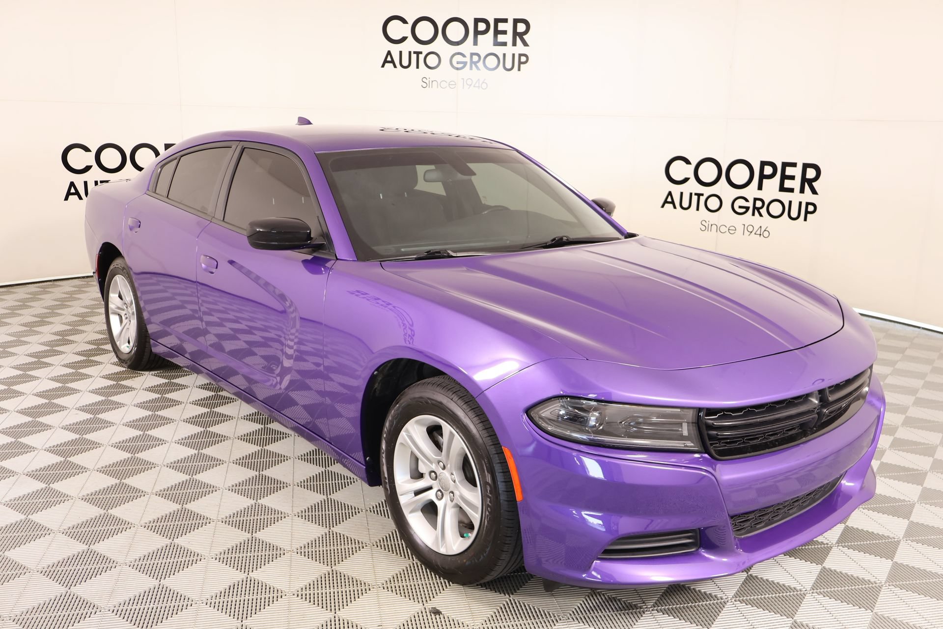 Used 2023 Dodge Charger SXT w/ Cold Weather Package RWD image 1