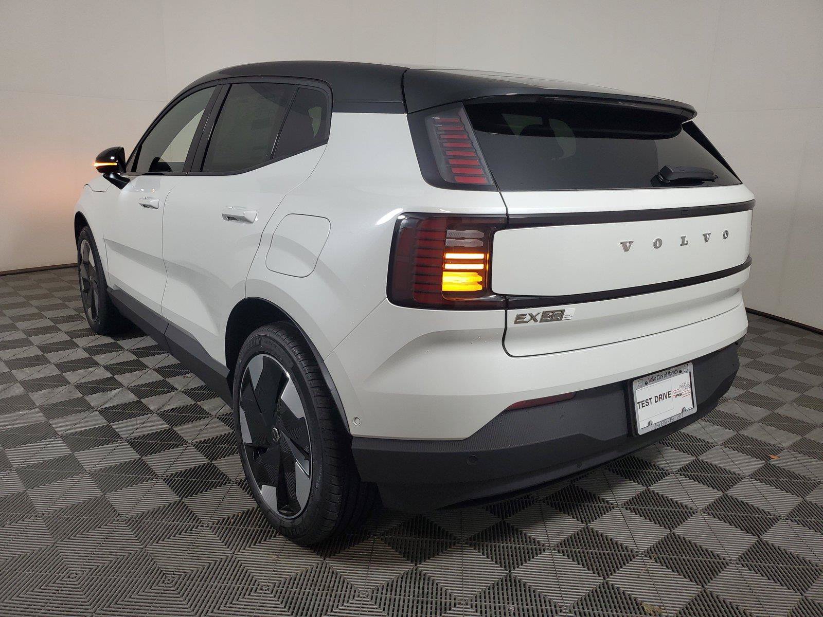 New 2026 Volvo EX30 Ultra AWD/4WD image 4