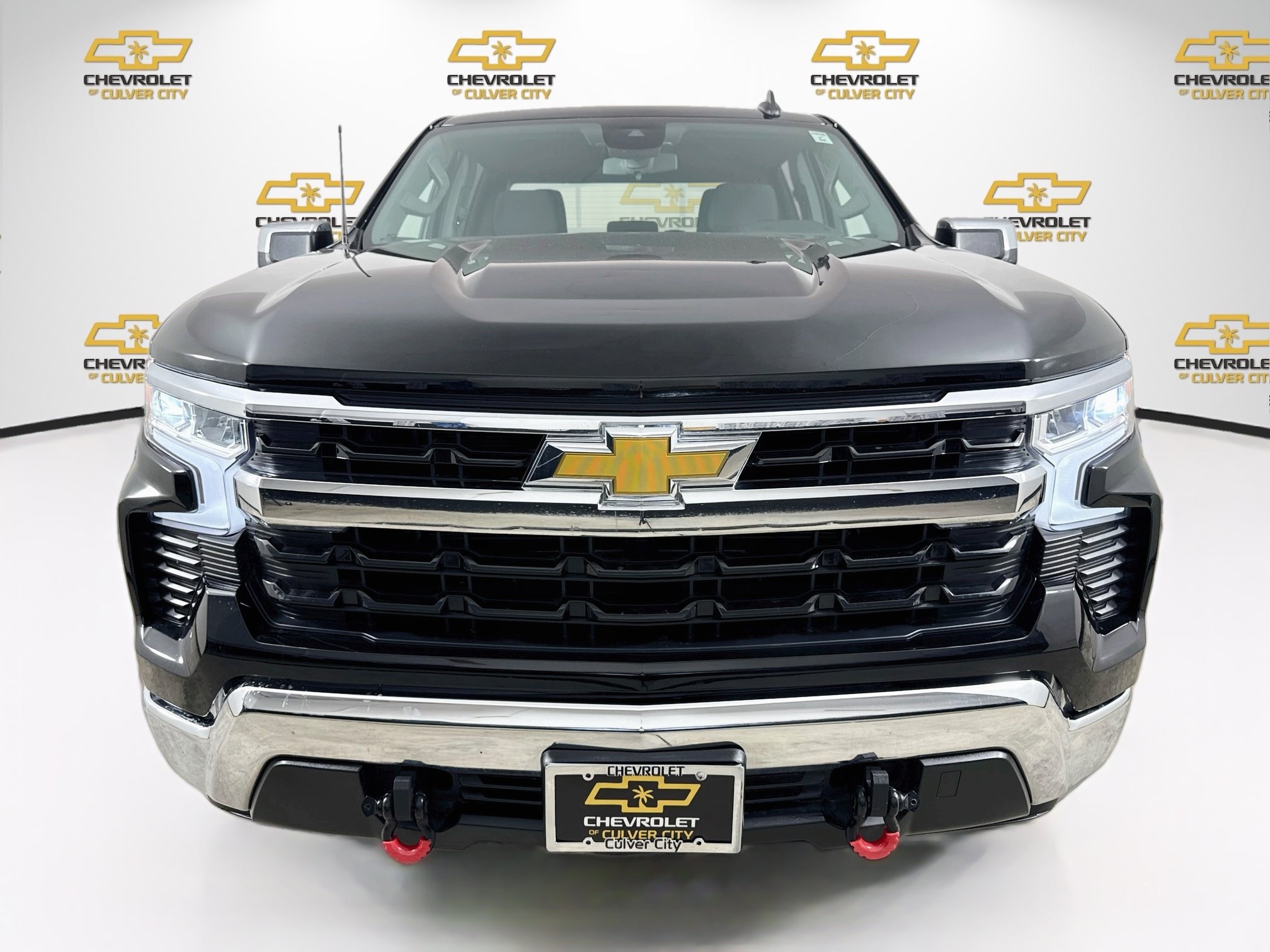 Used 2023 Chevrolet Silverado 1500 LT RWD image 2