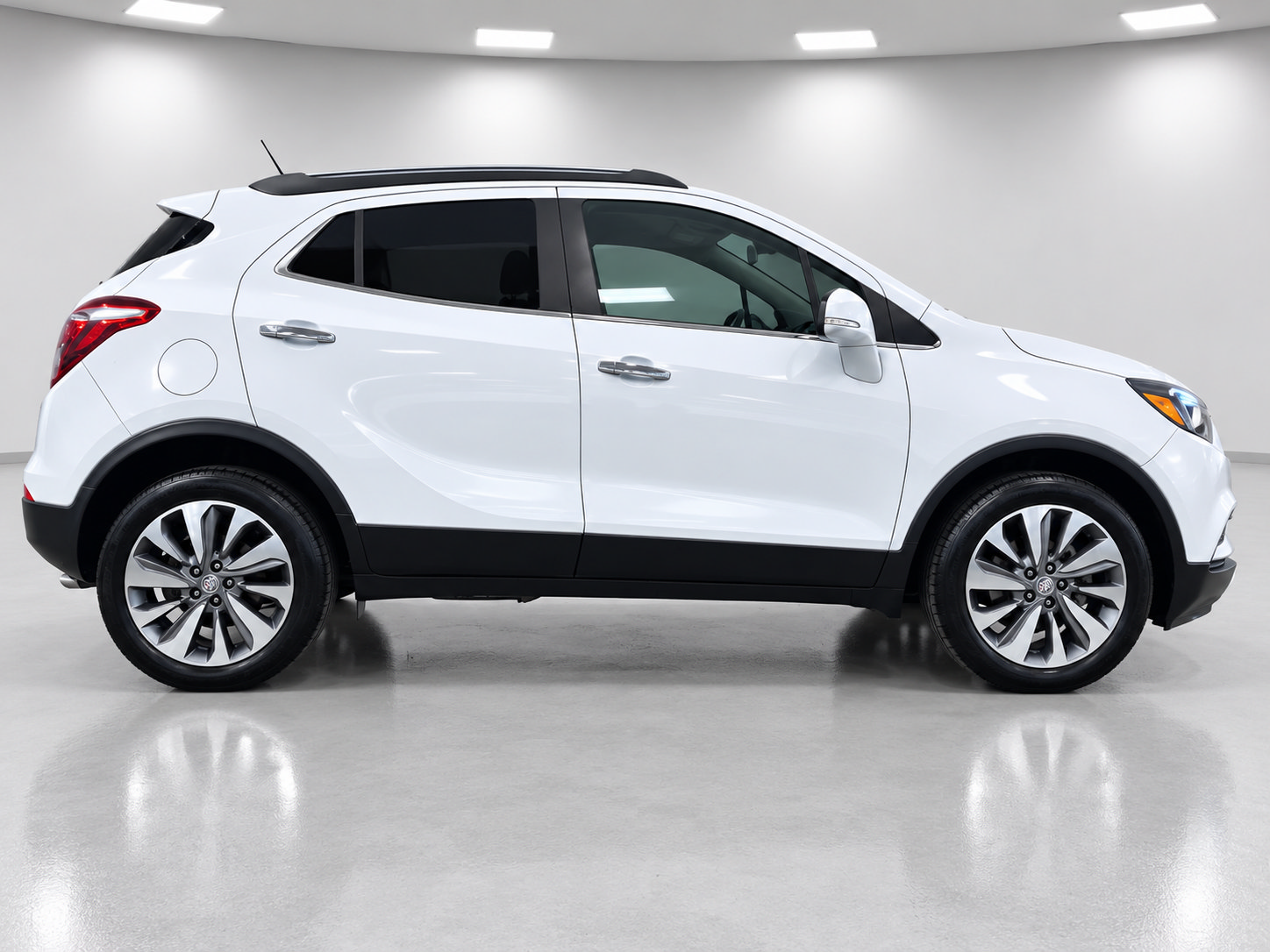 Used 2019 Buick Encore Preferred FWD image 3