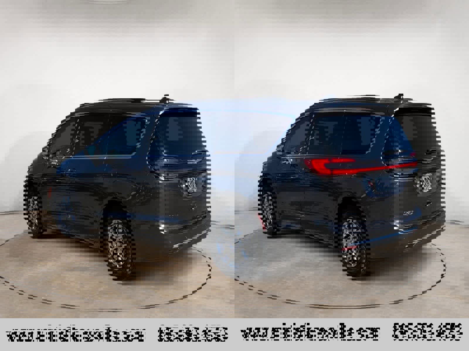 Used 2022 Chrysler Pacifica Touring image 5