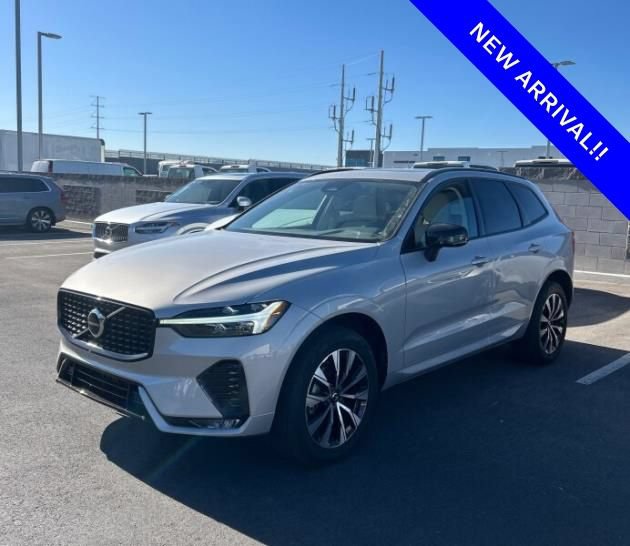 Used 2024 Volvo XC60 B5 Core AWD/4WD image 1