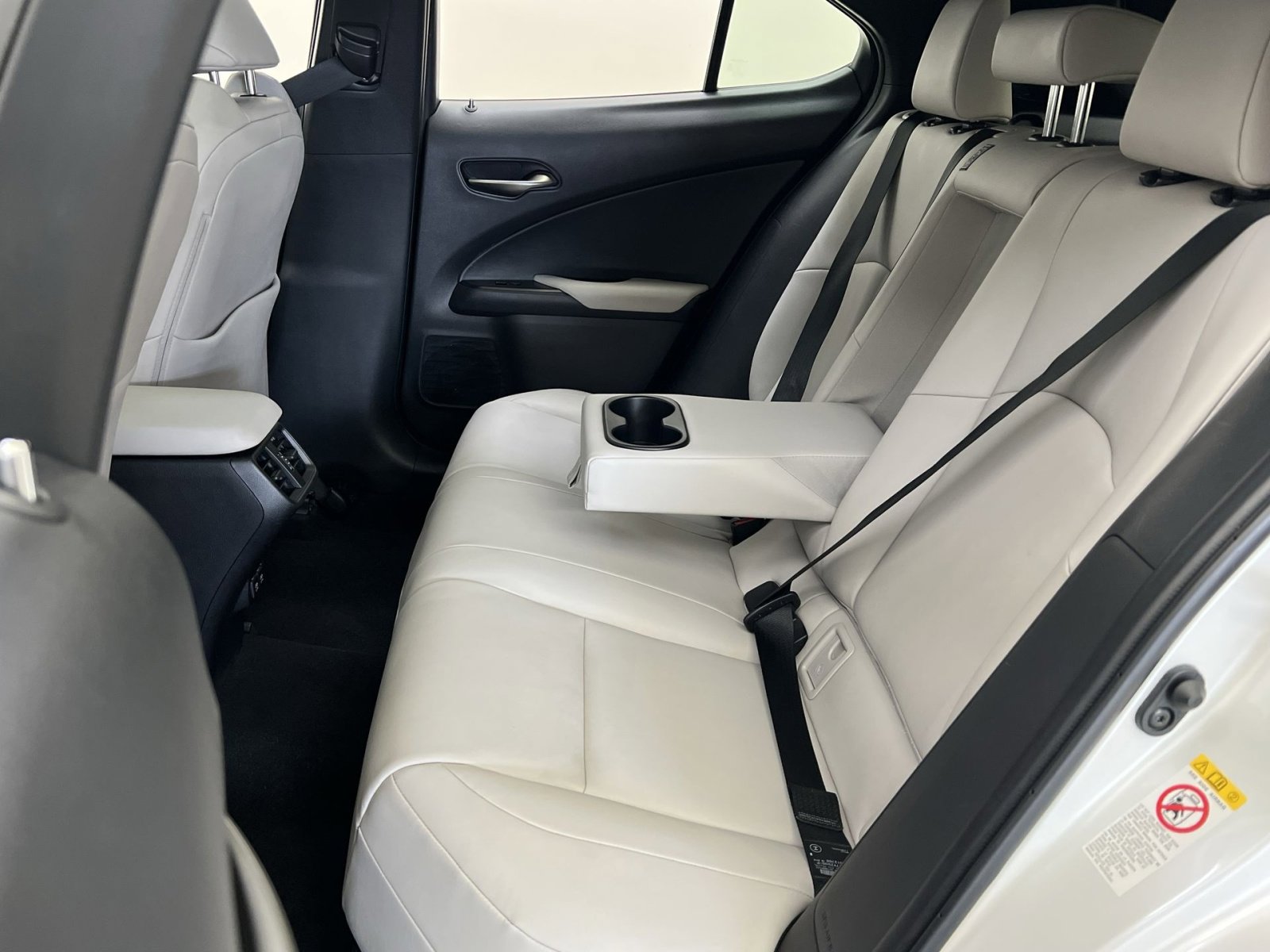 Used 2019 Lexus UX 200 image 23