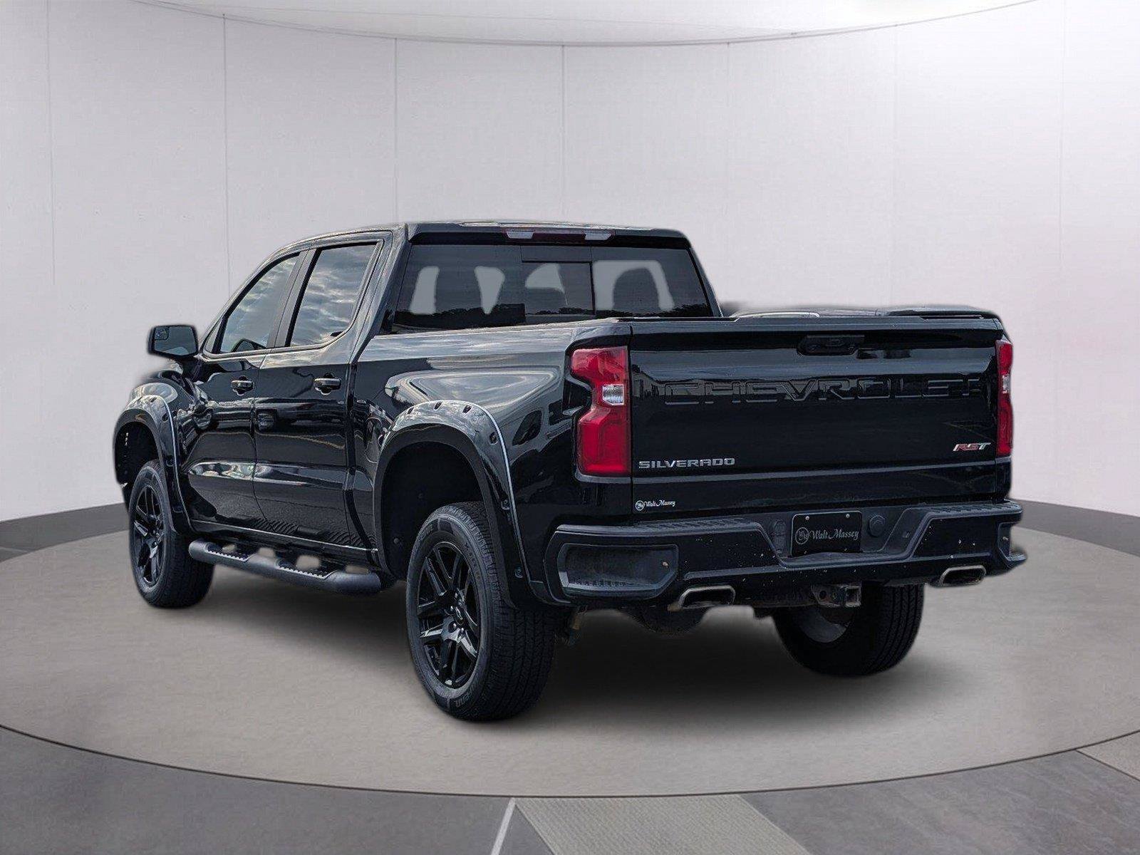 Used 2024 Chevrolet Silverado 1500 RST w/ Convenience Package II AWD/4WD image 3