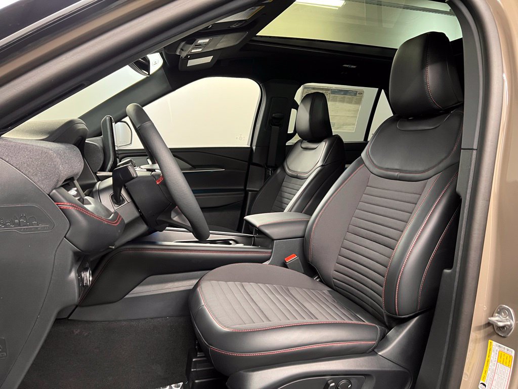 New 2026 Ford Explorer ST-Line w/ ST-Line Street Pack AWD/4WD image 26