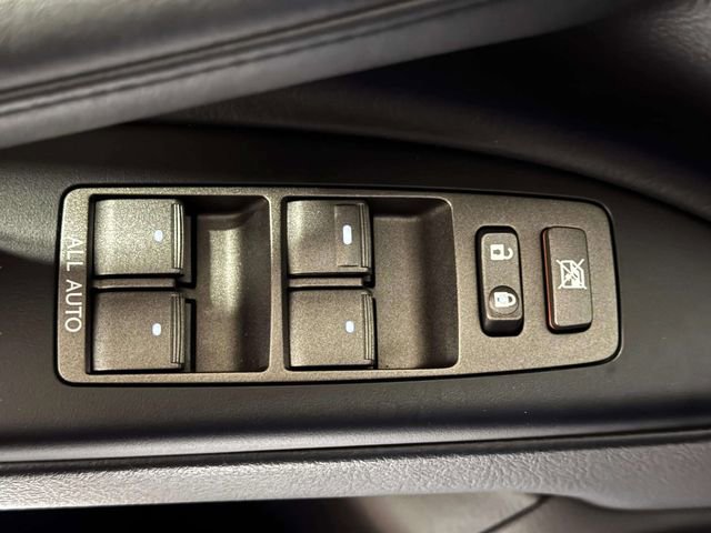 Used 2011 Lexus LX 570 4WD image 18