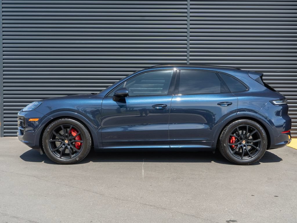 Used 2025 Porsche Cayenne GTS AWD/4WD image 2