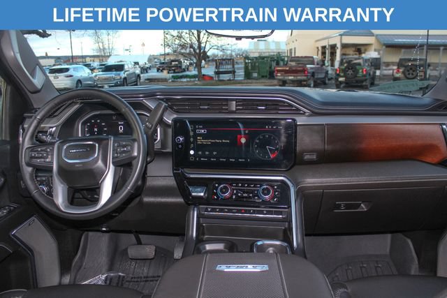 Used 2024 GMC Sierra 3500 Denali w/ Denali Reserve Package AWD/4WD image 17