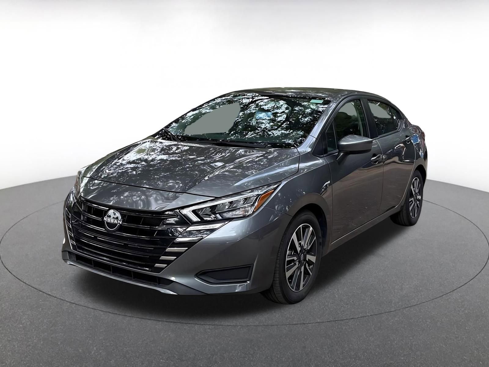 Used 2025 Nissan Versa SV FWD image 3