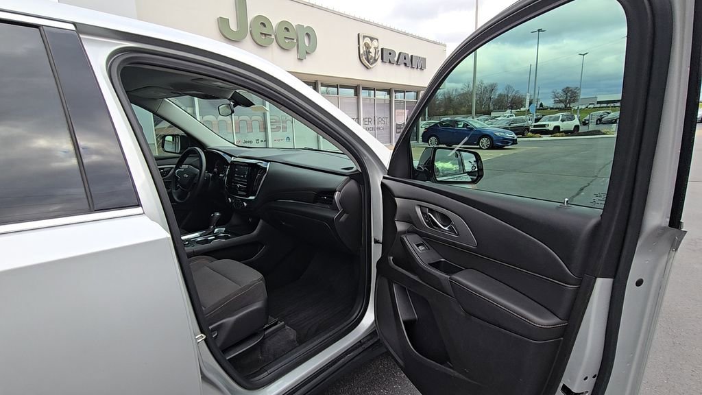 Used 2019 Chevrolet Traverse LS image 17