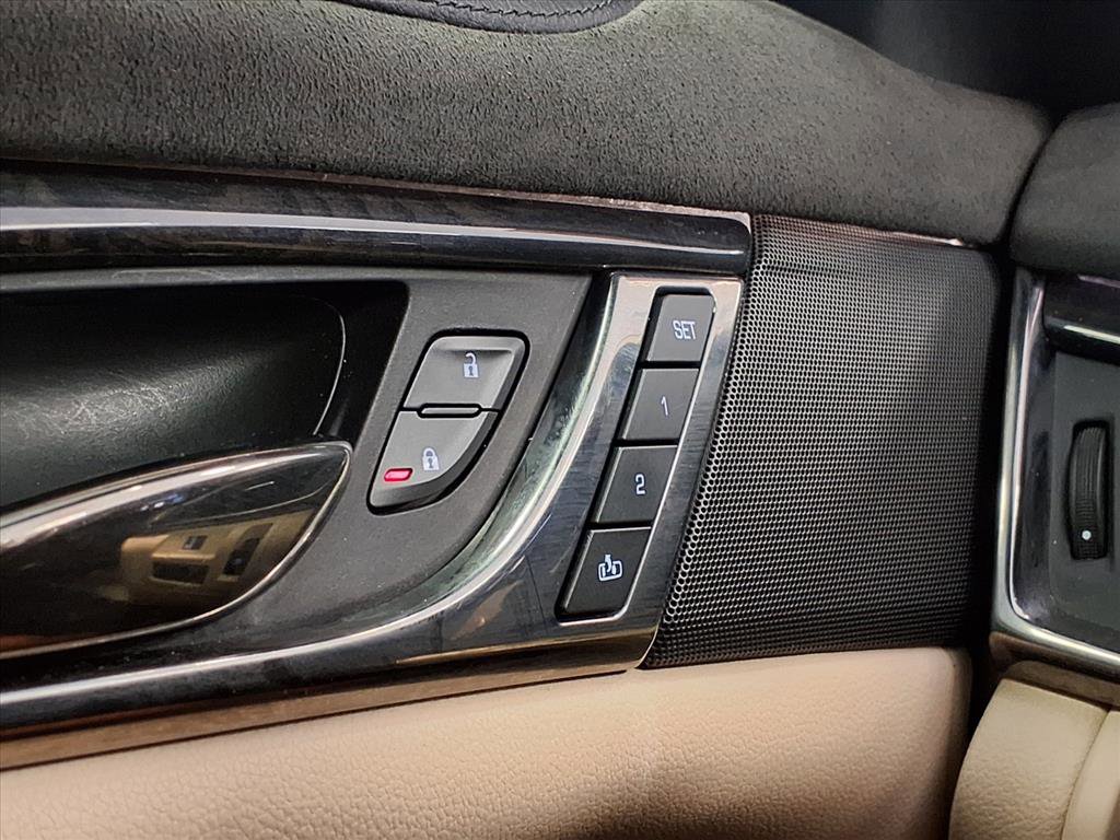 Used 2019 Cadillac CTS Luxury w/ V-Sport Package image 32