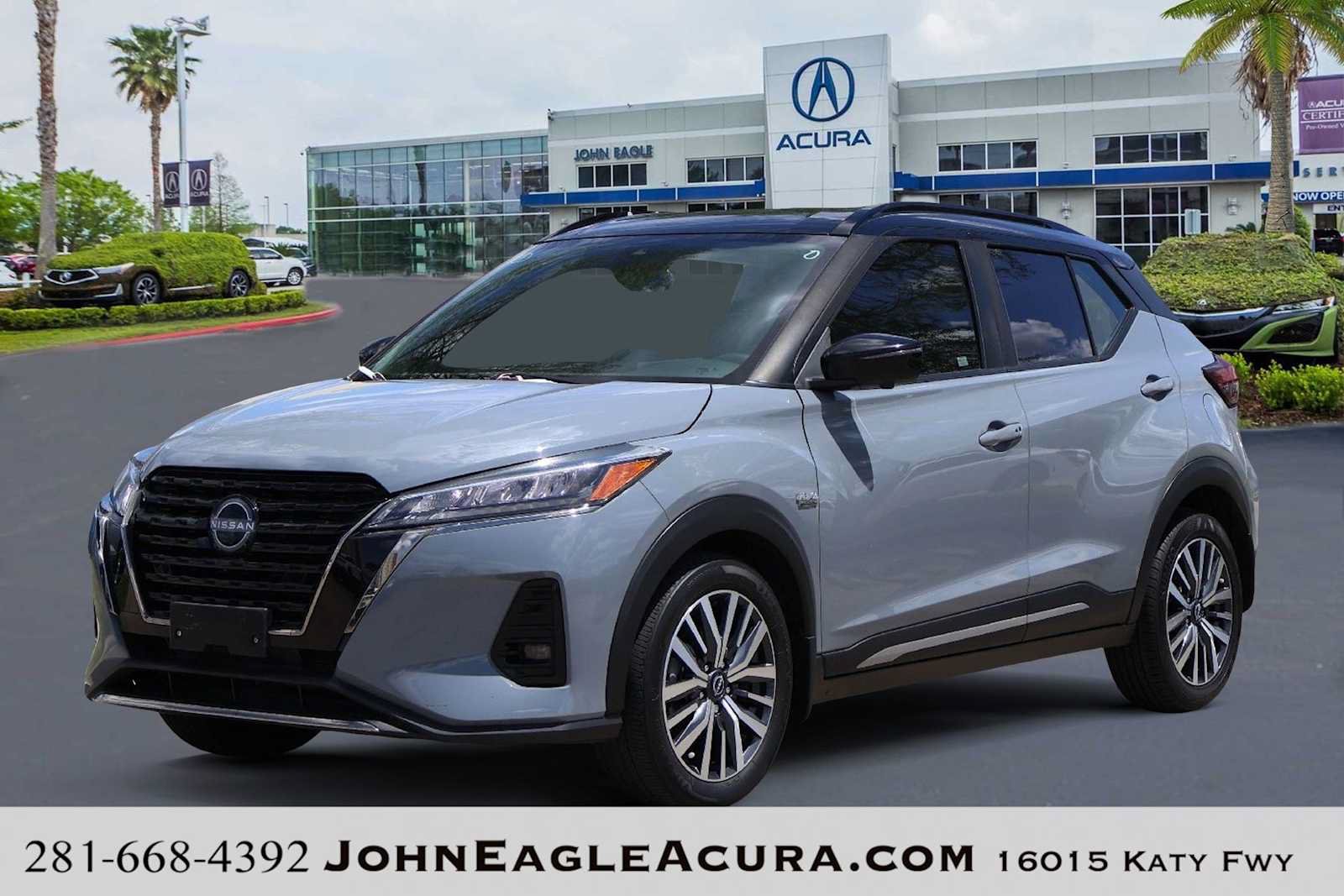 Used 2023 Nissan Kicks SR w/ SR Premium Package FWD image 1