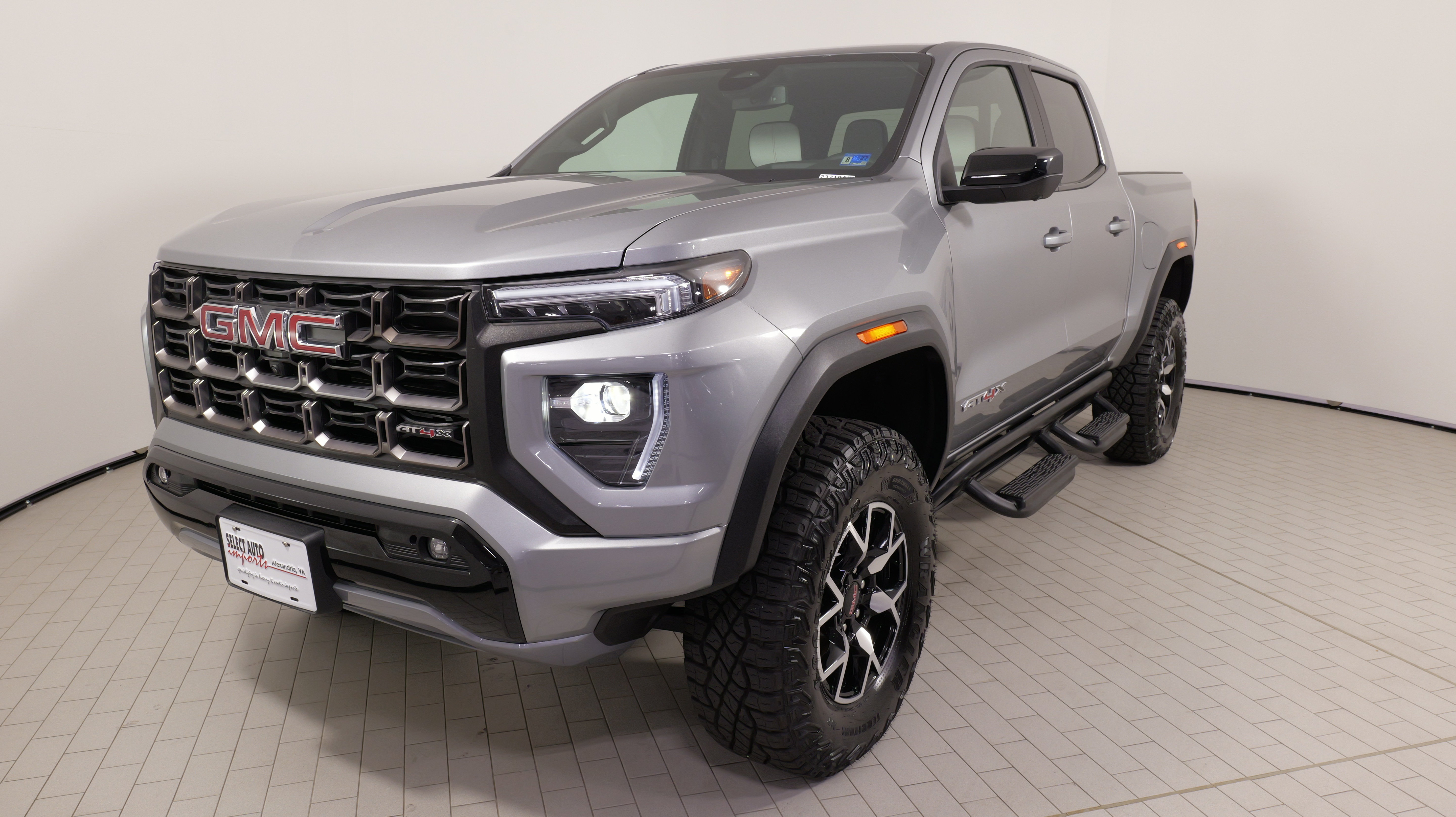 Used 2024 GMC Canyon AT4X AWD/4WD image 4