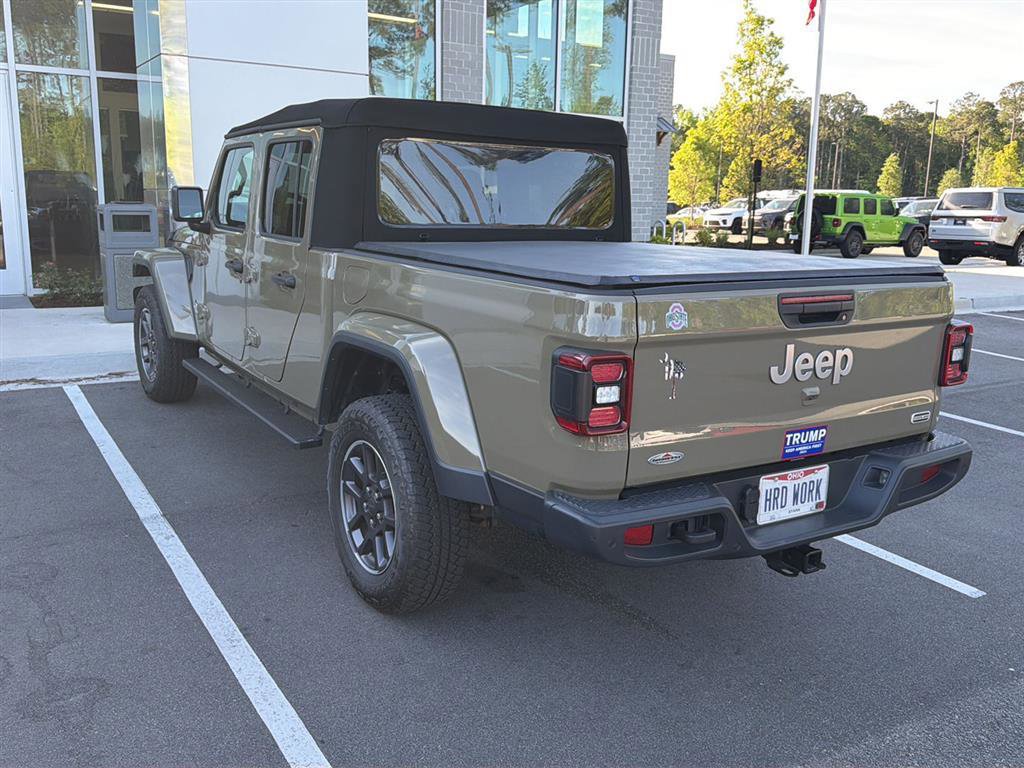 Used 2020 Jeep Gladiator Overland image 3