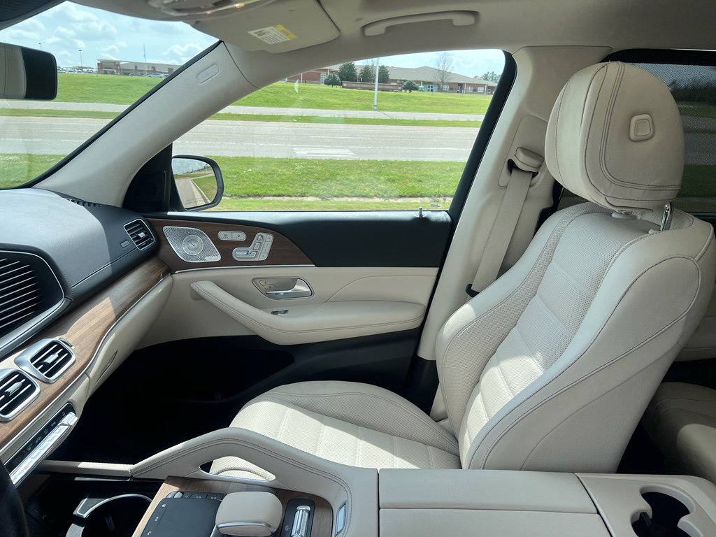 Used 2025 Mercedes-Benz GLS 450 4MATIC image 22
