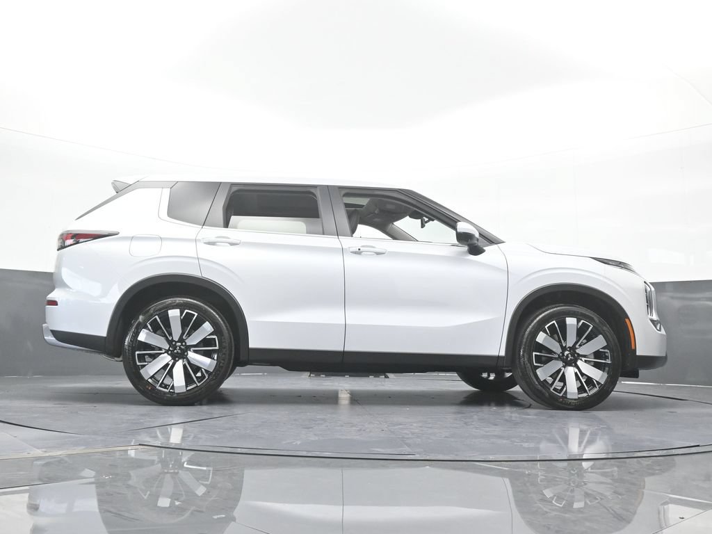 New 2026 Mitsubishi Outlander SE FWD image 69