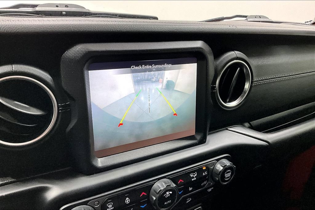 Used 2020 Jeep Wrangler Unlimited Sahara w/ Uconnect 4C Nav & Sound Group AWD/4WD image 28