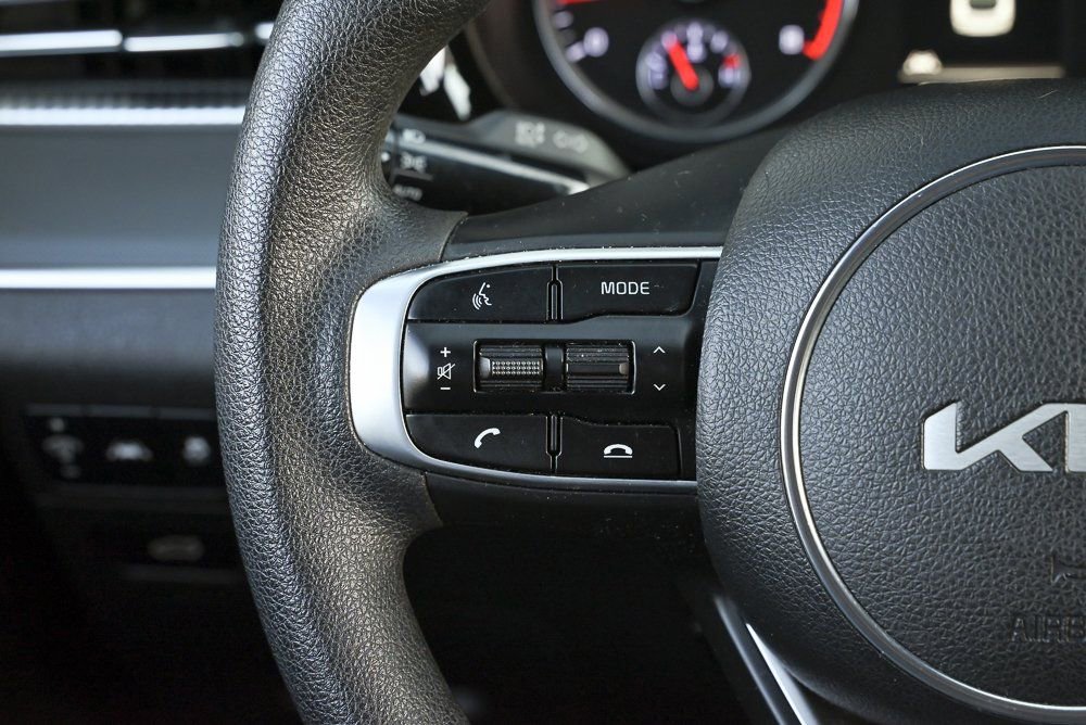 Used 2022 Kia K5 LX image 19