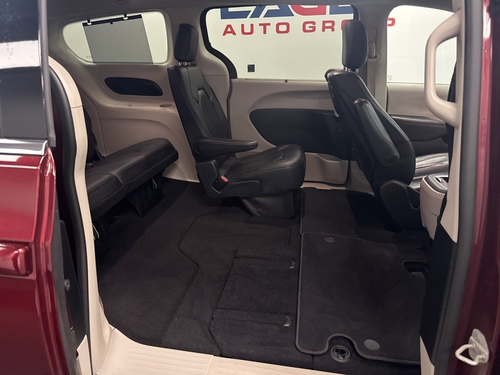 Used 2020 Chrysler Pacifica Touring-L Plus image 30