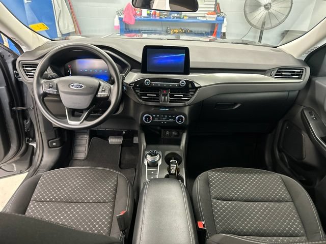 Used 2025 Ford Escape Active AWD/4WD image 11