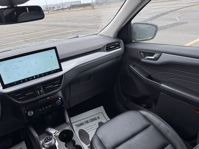 Used 2025 Ford Escape Platinum AWD/4WD image 15