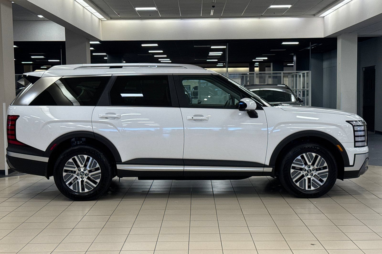 New 2026 Hyundai Palisade FWD Hybrid image 3