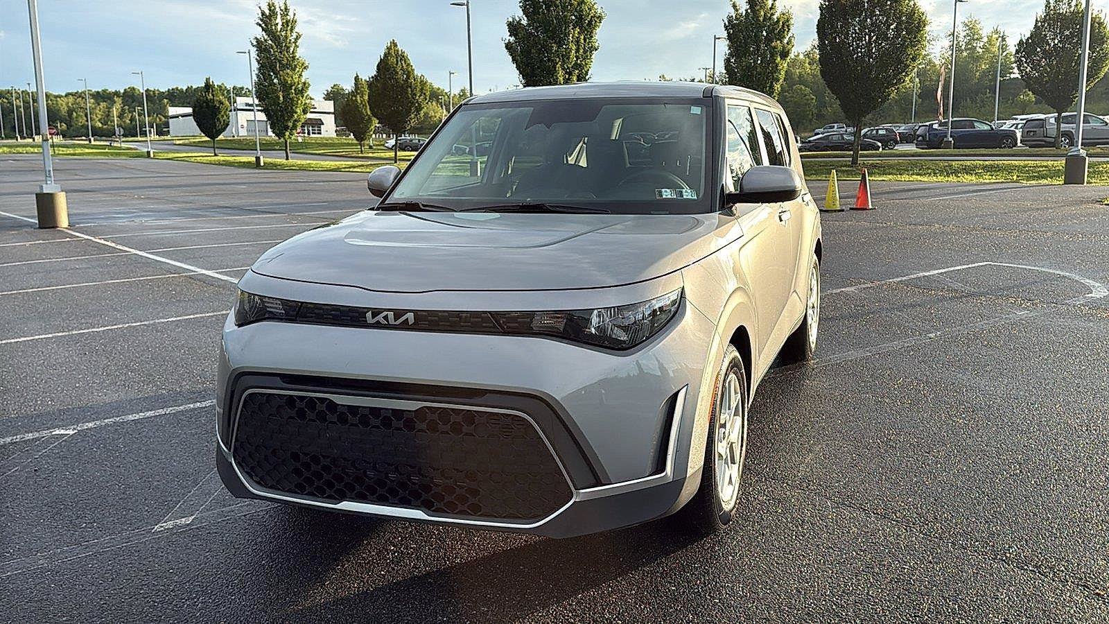 Used 2023 Kia Soul LX w/ Option Group 015 FWD image 12
