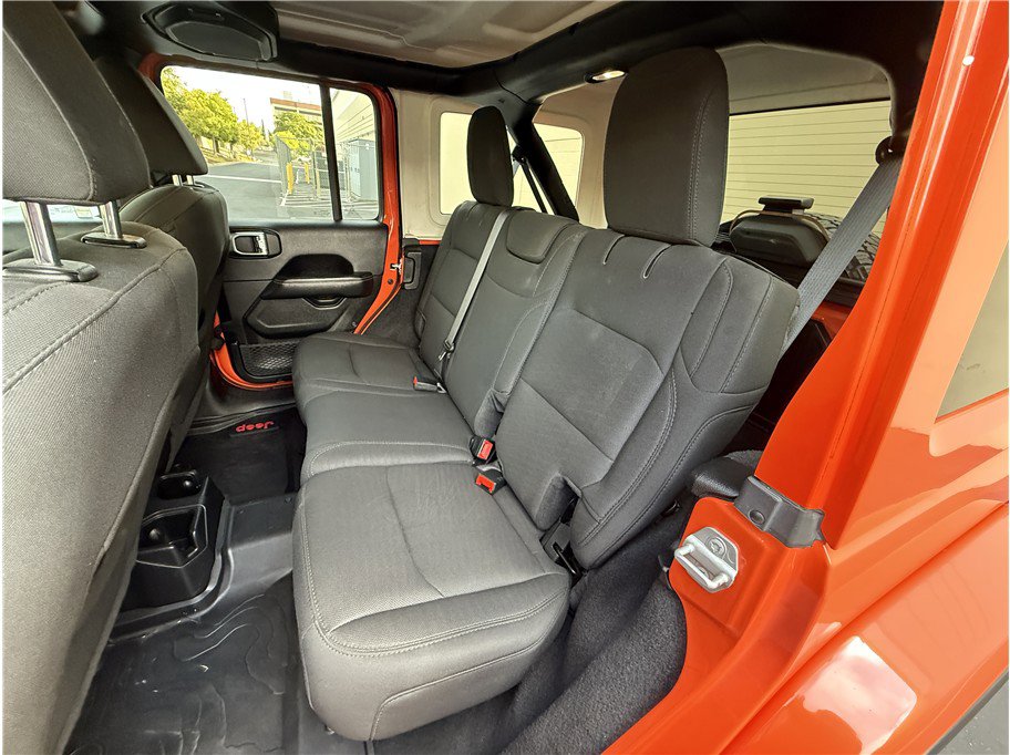 Used 2020 Jeep Wrangler Unlimited Sahara w/ Uconnect 4C Nav & Sound Group image 18