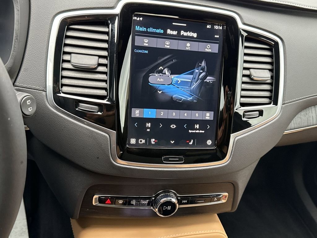 Used 2024 Volvo XC90 B6 Ultimate w/ Protection Package image 21