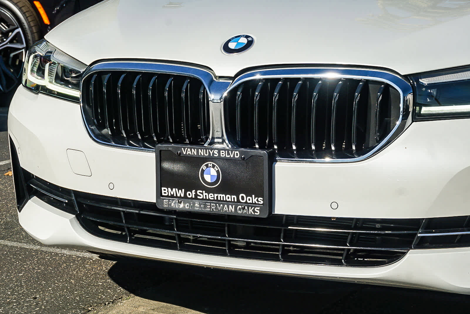 Certified 2023 BMW 530i w/ Premium Package image 8