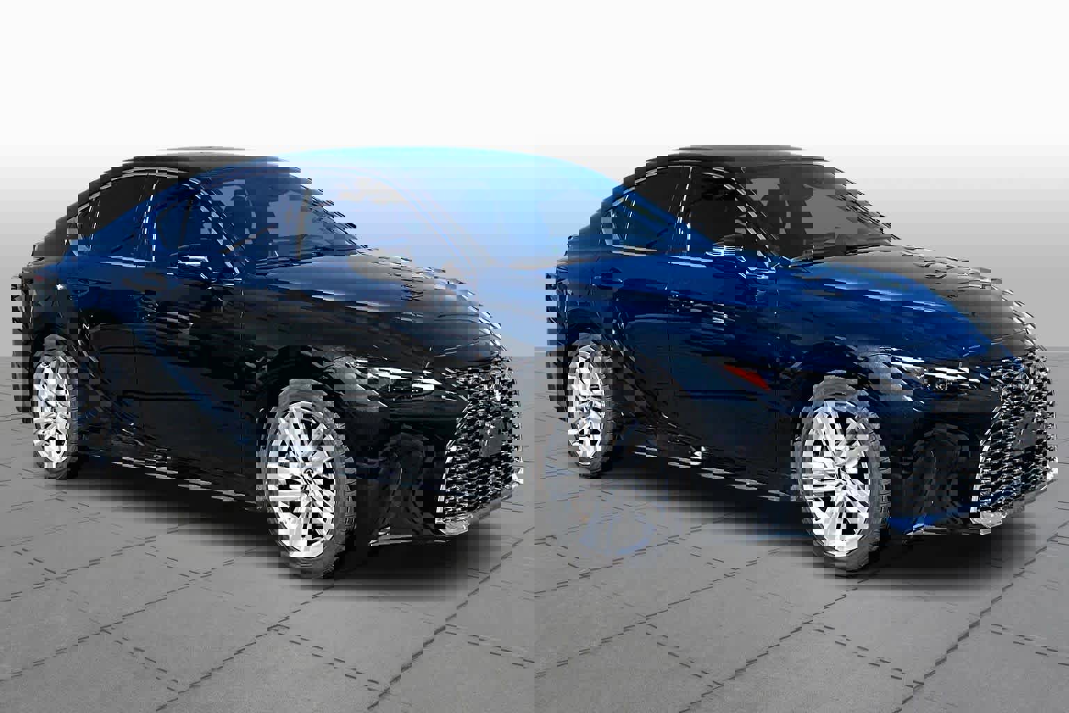 Used 2022 Lexus IS 300 image 3