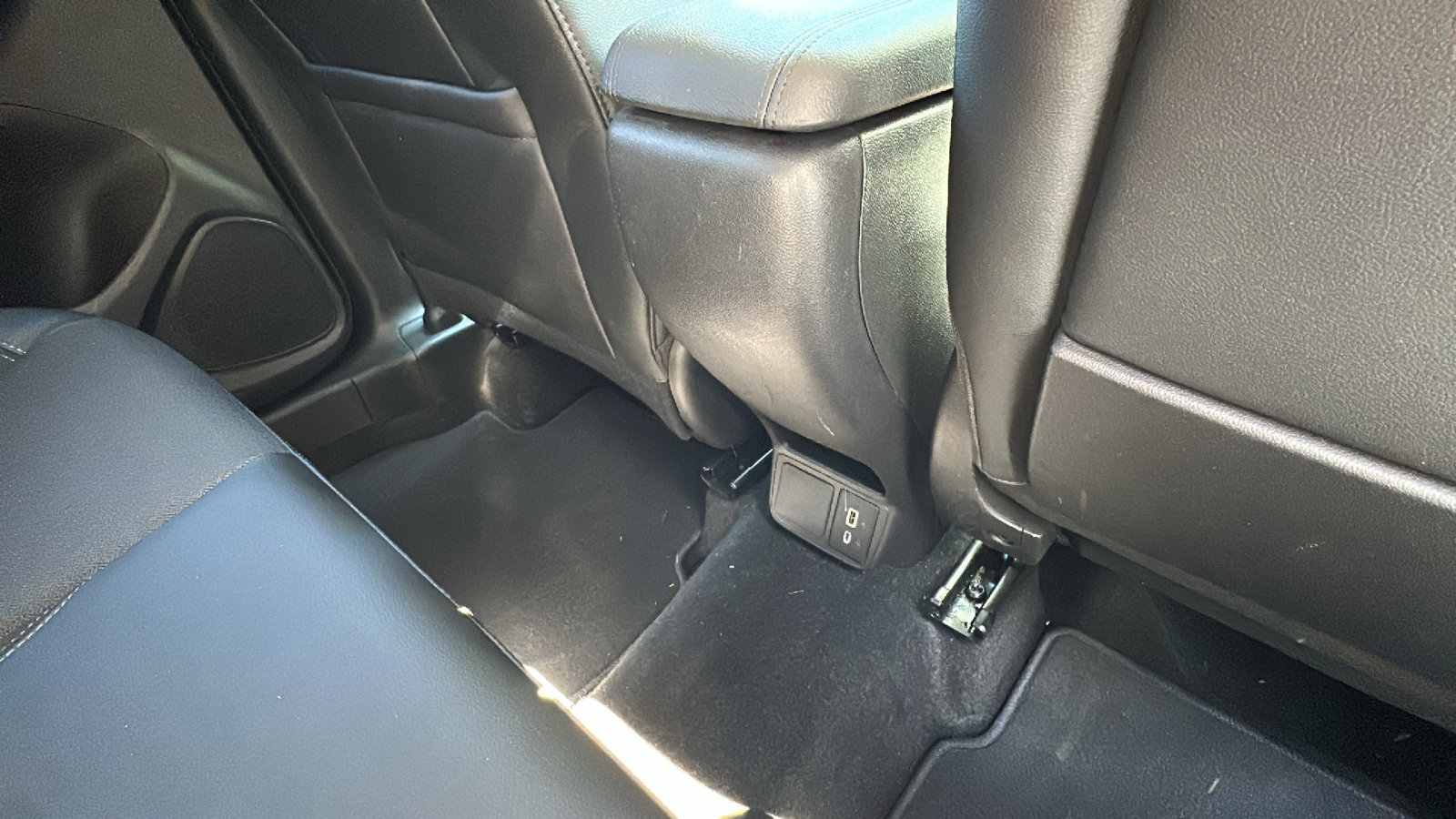 Used 2022 Buick Encore GX Preferred w/ Cold Weather Comfort Package image 25