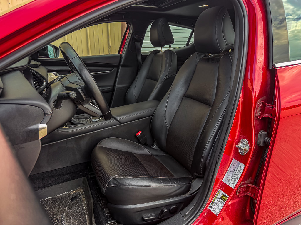 Used 2023 MAZDA MAZDA3 Hatchback w/Premium Plus Pkg AWD/4WD image 16