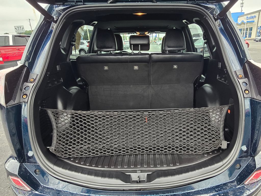 Used 2018 Toyota RAV4 SE w/ Advanced Technology Package AWD/4WD image 13