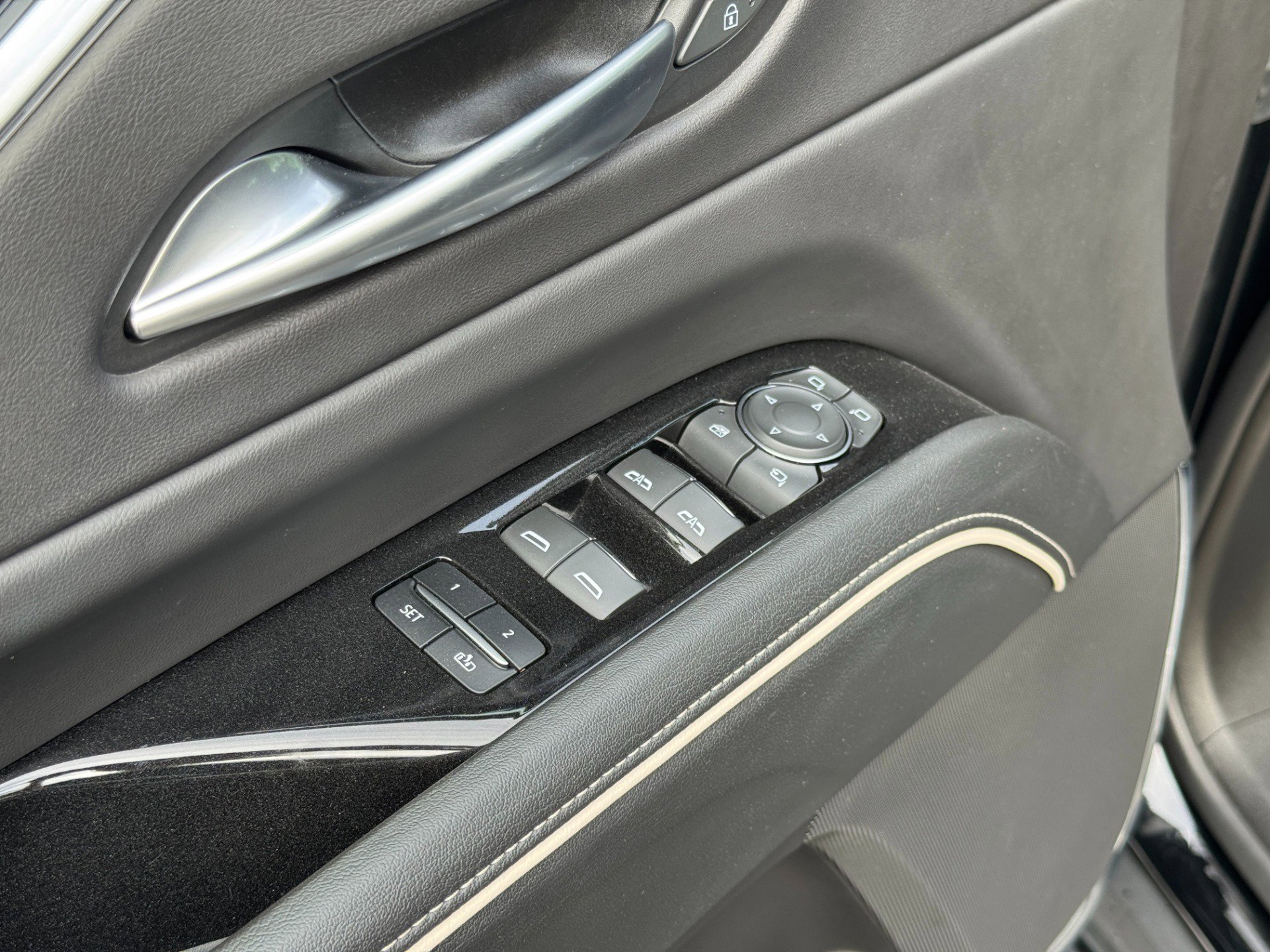 Used 2023 Cadillac Escalade ESV Sport image 23