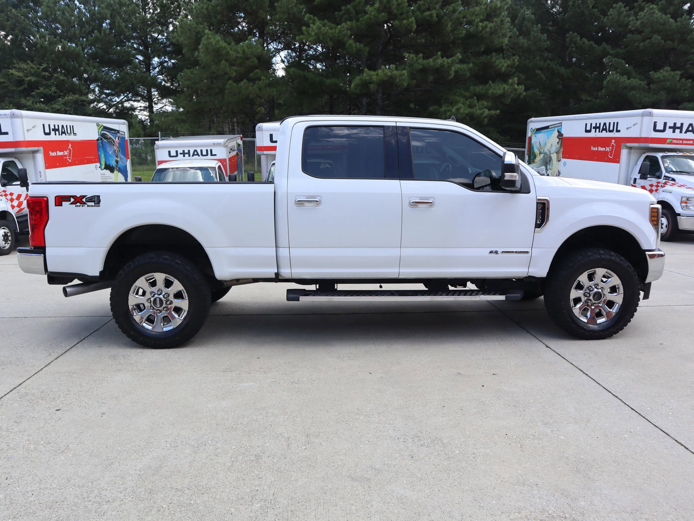 Used 2019 Ford F250 Lariat w/ Chrome Package image 6