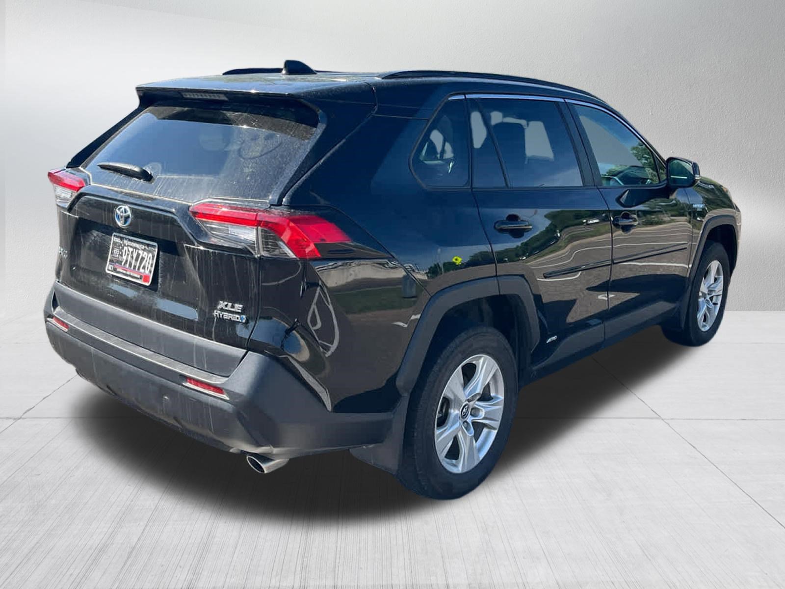 Certified 2020 Toyota RAV4 XLE w/ Convenience Package AWD/4WD image 6