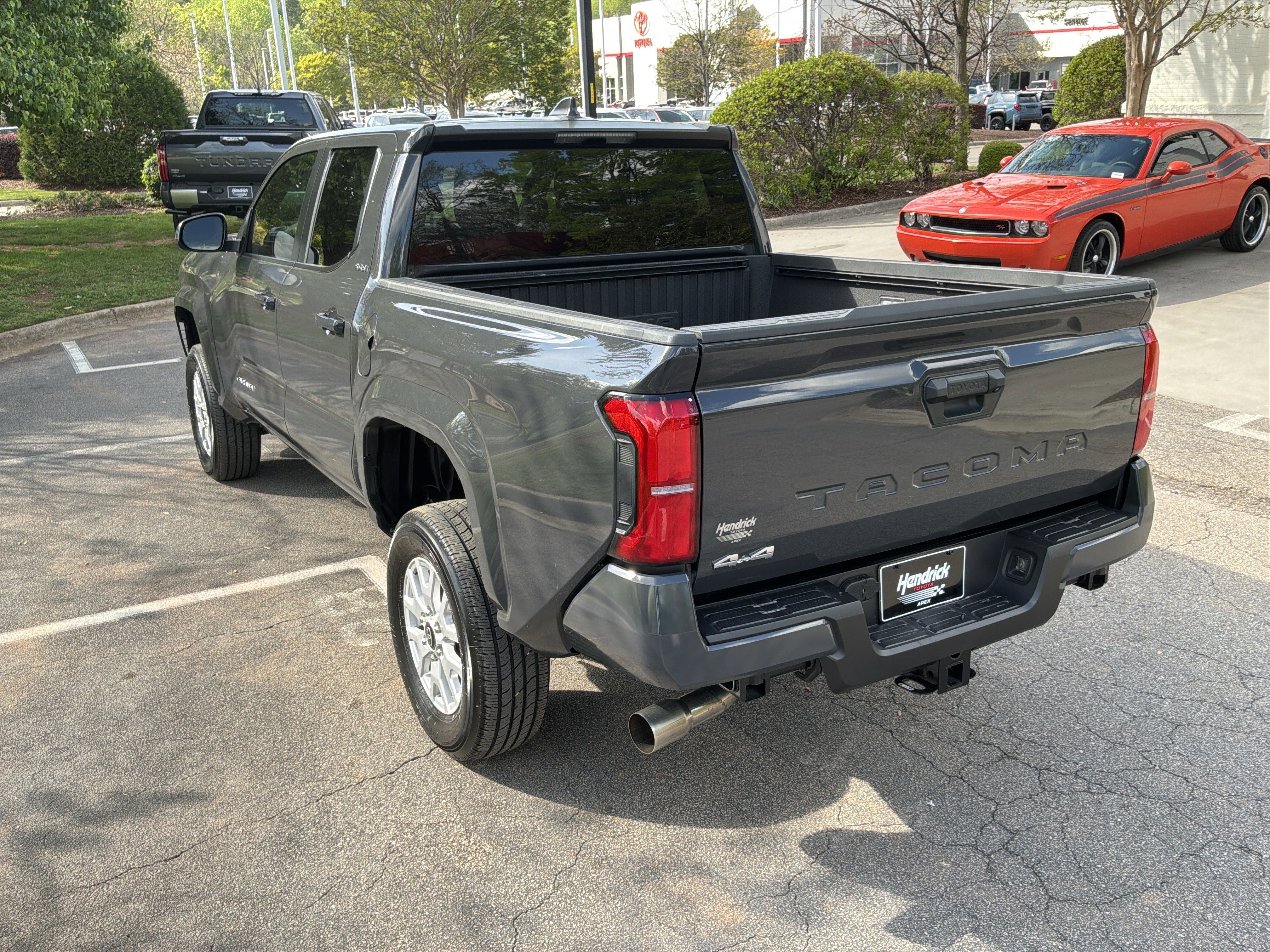 Used 2025 Toyota Tacoma SR5 AWD/4WD image 8