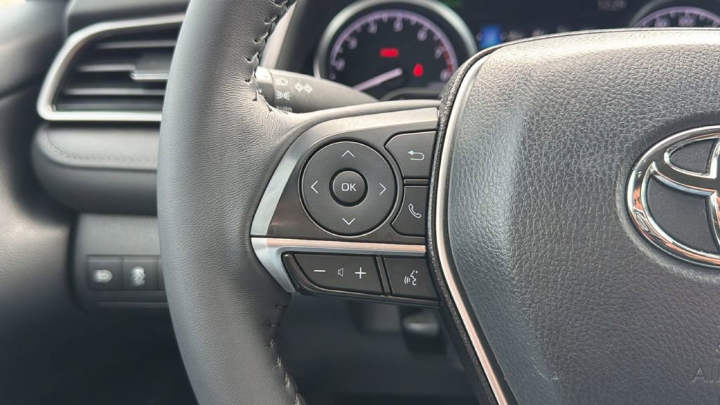 Used 2024 Toyota Camry XLE FWD image 18