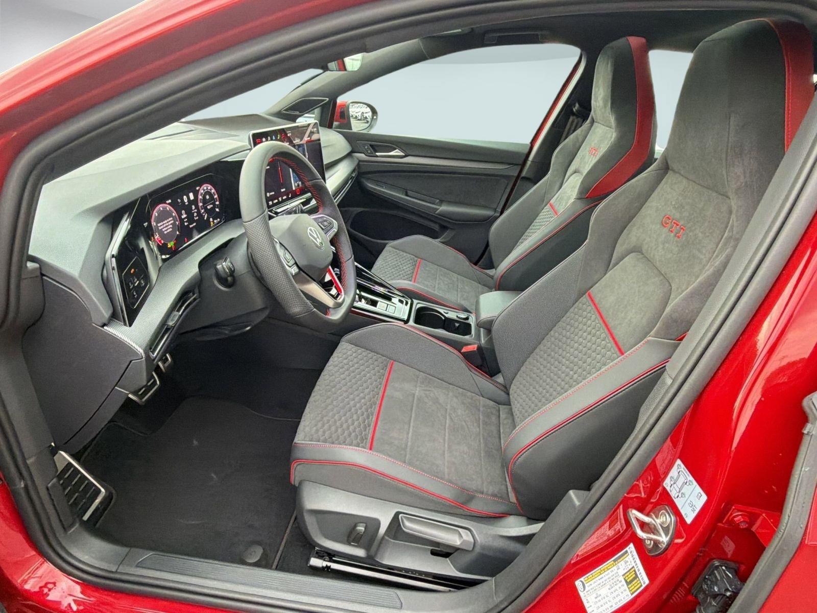 New 2026 Volkswagen Golf SE FWD image 5