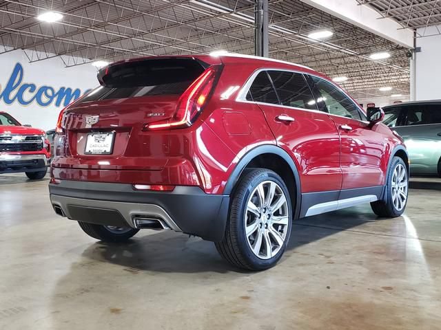 Used 2023 Cadillac XT4 Premium Luxury w/ Cold Weather Package AWD/4WD image 3
