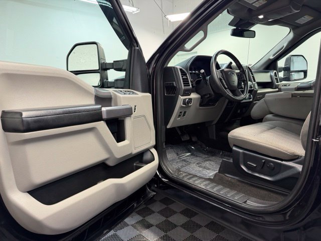 Used 2020 Ford F150 XLT w/ Equipment Group 302A Luxury AWD/4WD image 11
