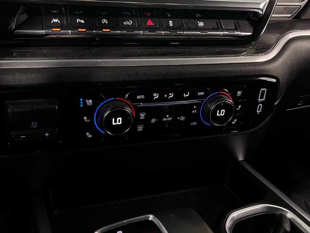 Used 2024 Chevrolet Silverado 1500 LTZ image 17
