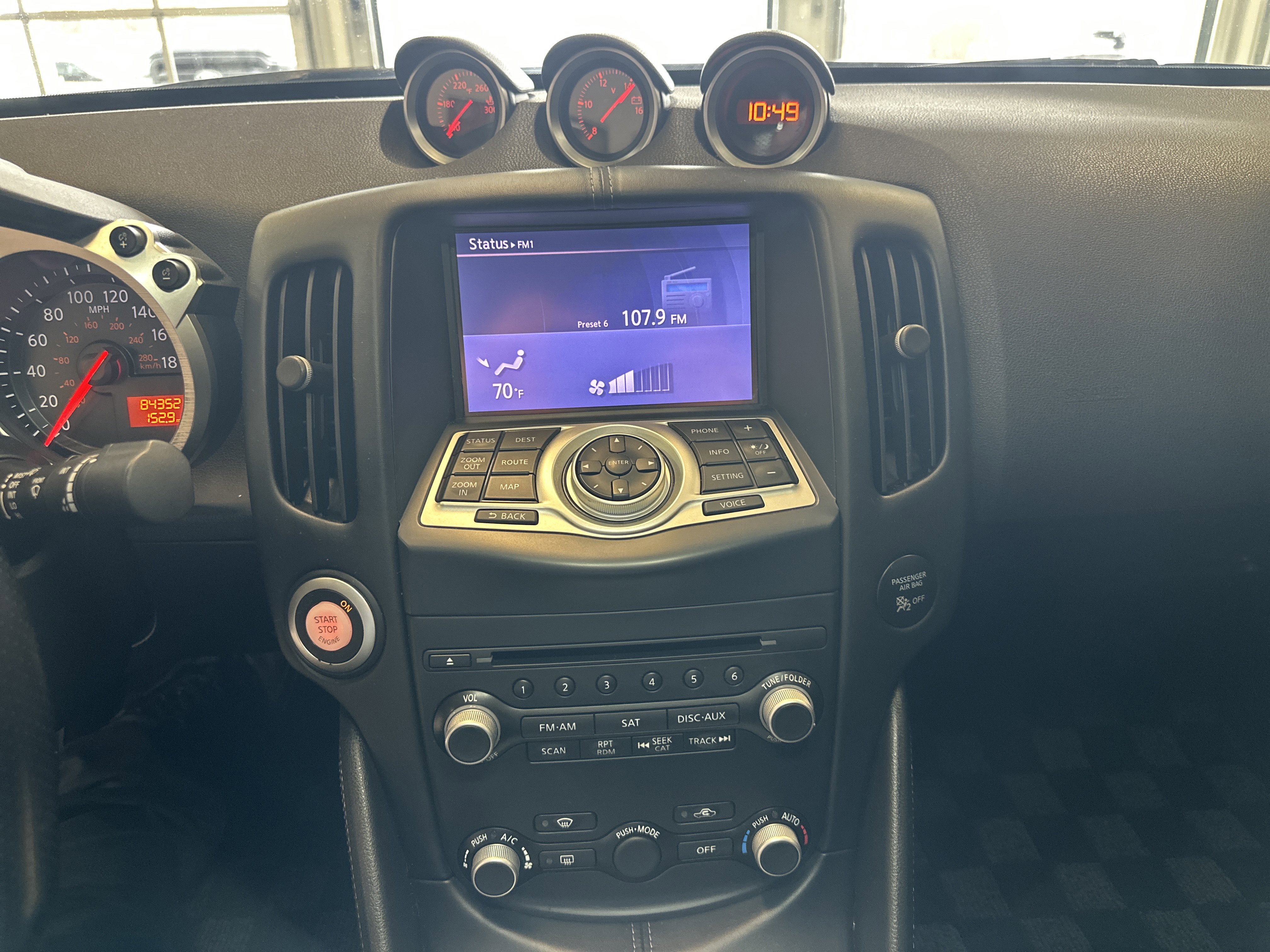Used 2018 Nissan 370Z w/ Sport Package image 3