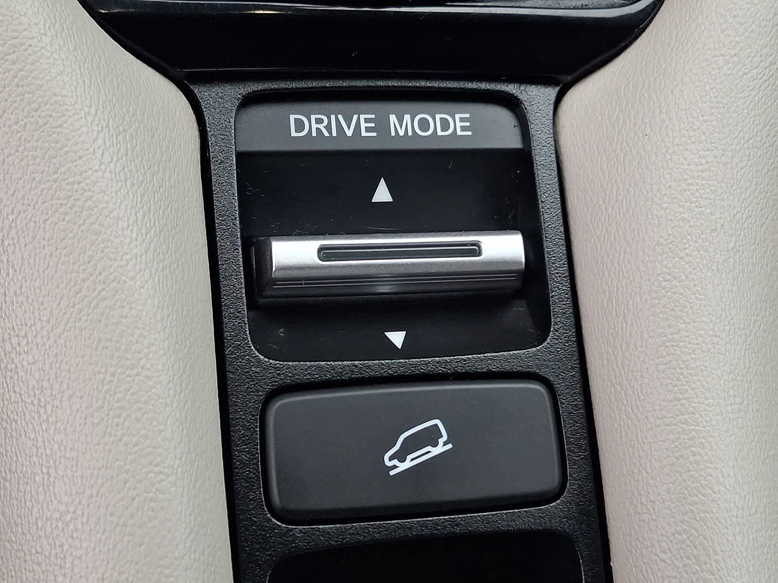 Used 2025 Honda HR-V LX image 19